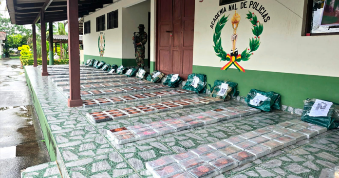FELCN incauta sustancias controladas. (Imagen: Policía Boliviana)