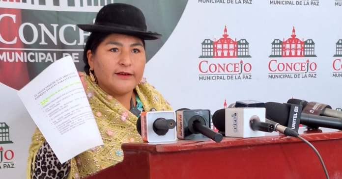 Sesiones buscan aprobar leyes antes del cambio del Concejo Municipal en La Paz, denuncia Chambilla