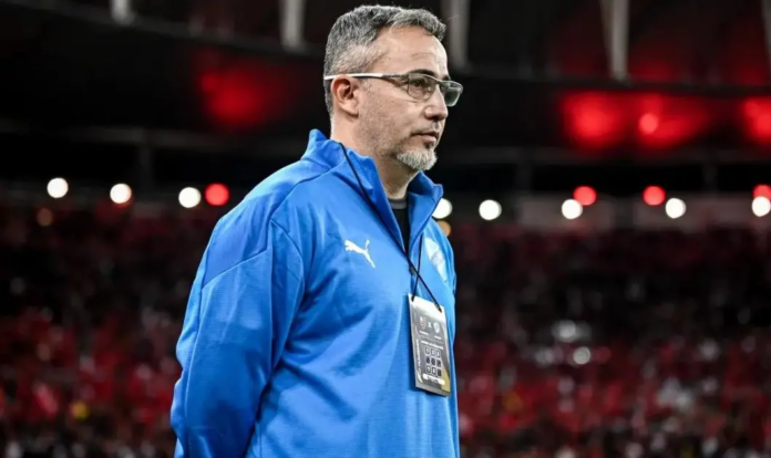 Robatto apunta a la falta de eficacia tras el empate de Bolívar