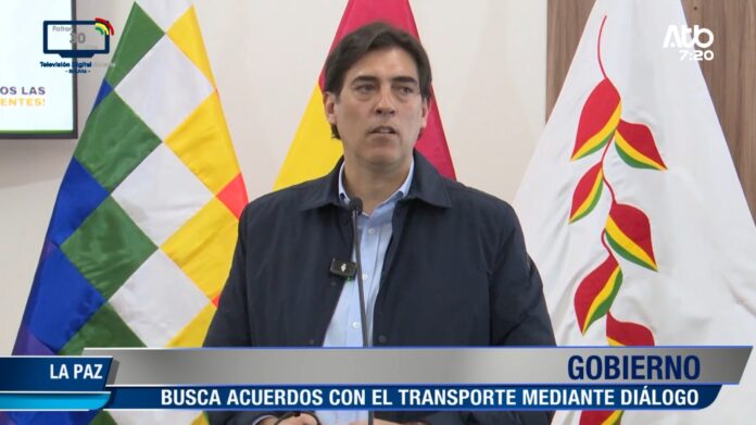 Gobierno convoca a diálogo al sector transporte ante paro anunciado para el 5 de mayo