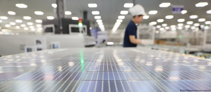 Exportadores chinos tendrán prohibido venderles artículos de doble uso a las entidades sancionadas, y las organizaciones o individuos en el extranjero tampoco podrán transferirles productos de esa naturaleza originarios de China.