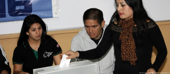Misión de observadores de la OEA se reunieron con el jefe de la ONPE.