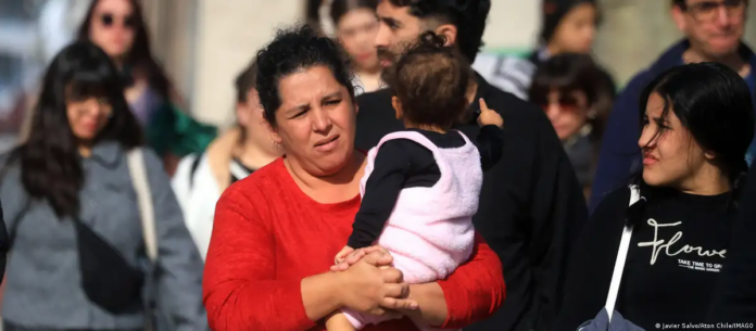 La tasa de fecundidad se sitúa en 0,99 nacidos promedio por mujer, según el Instituto Nacional de Estadísticas.