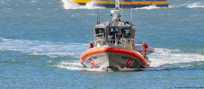 La Guardia Costera de San Francisco acudió al lugar para ayudar a las personas que viajaban en el barco. (14.07.2026)