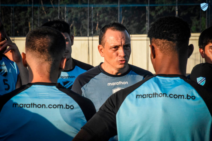 Entrenamiento de la Academia paceña con la mira puesta en la revancha. (Imagen: Prensa Bolívar)